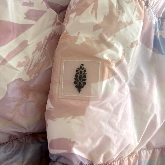 New Free People Movement In a Bubble Shine Puffer Jacket Primaloft. L - Picture 9 of 15